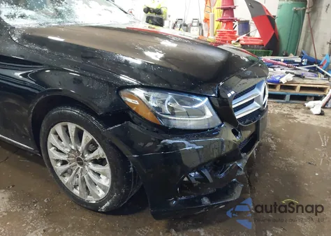 2016 Mercedes-Benz C 300 4Matic z USA, uszkodzony, nr VIN WDDWF4KBXGR141717